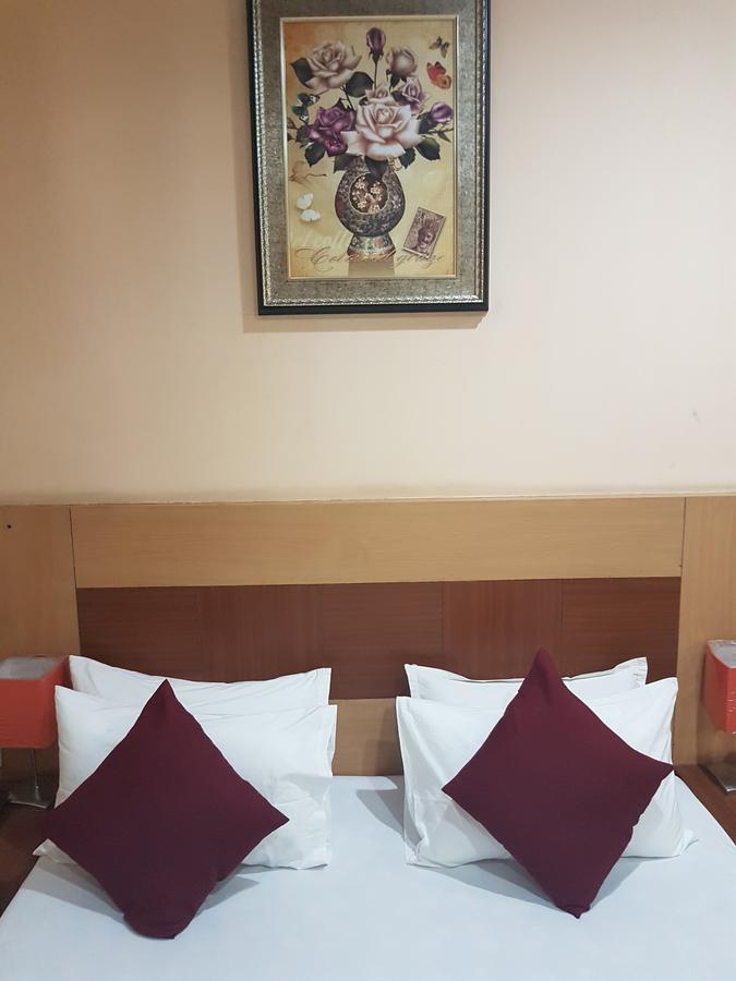 Hotel Simla Силигури Екстериор снимка