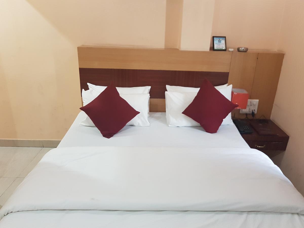 Hotel Simla Силигури Екстериор снимка